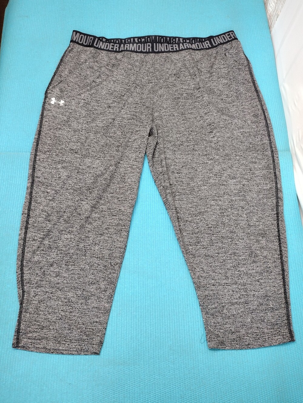 Under Armor Women's Heat Gear Loose Capri Workout Pants XXL-